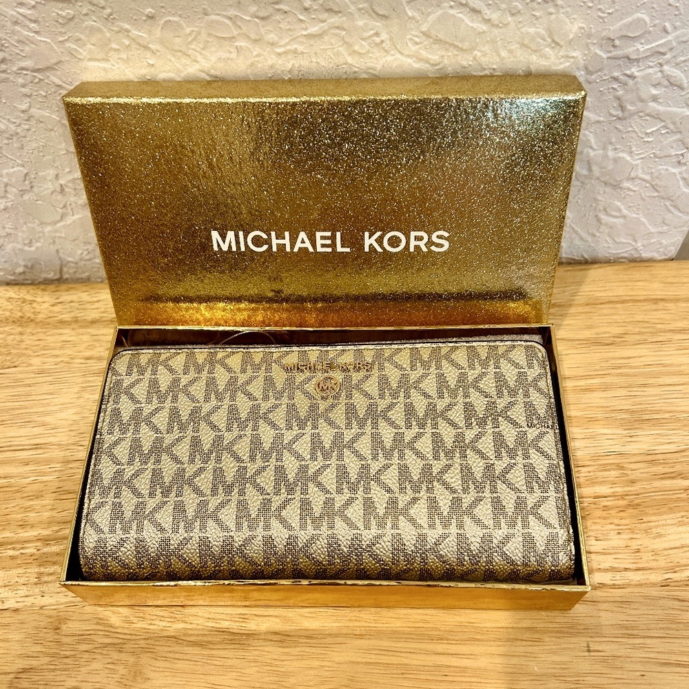 Michael Kors Large TZ Continental Wallet Pale Gold